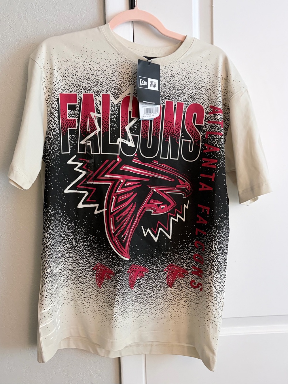 New Era Atlanta Falcons Cream, Black & Pink Gradient Graphic Tee